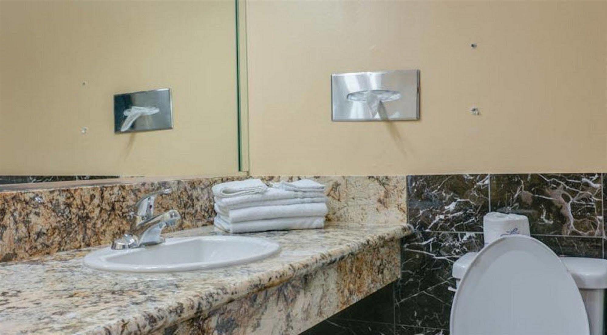 Redondo Beach Inn-Lax (Adults Only) Gardena Extérieur photo